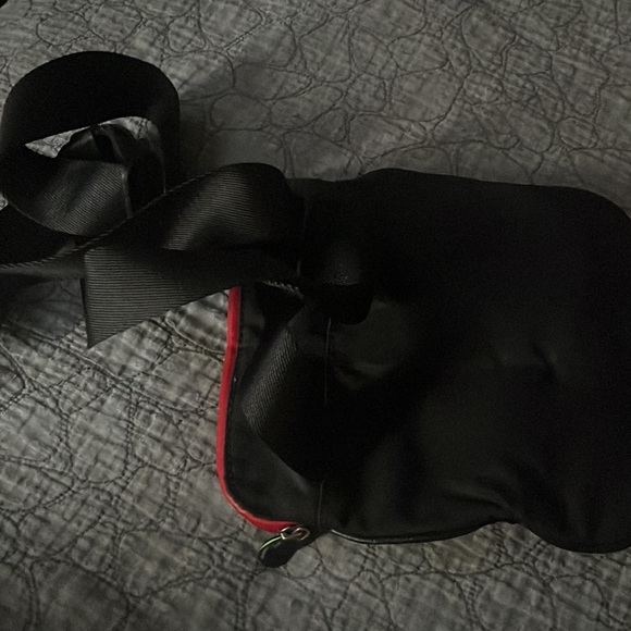 HugoBoss❤️🖤CrossBody ManPurse❤️🖤 - Picture 6 of 12